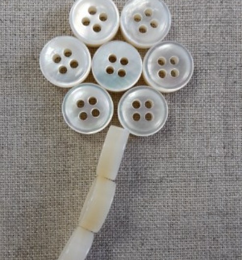 16L Shirt Buttons MOP 4mm thick