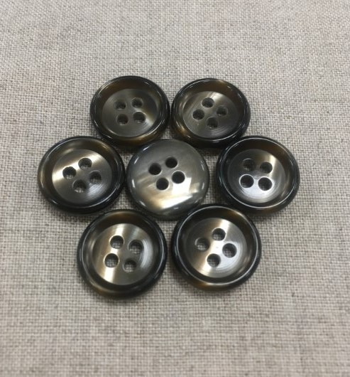 22L King Pearl Buttons
