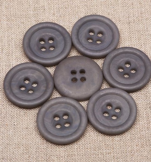 35L 4 Hole Corozo Buttons