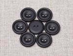23L Dull Horn Buttons 2 hole - Black