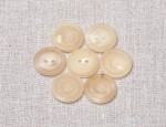 30L Dull Horn Buttons 2 hole - Col.1 Natural